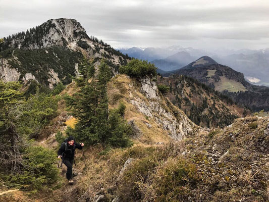Aufstieg zum Brandelberg mit dem Spitzstein im Rücken