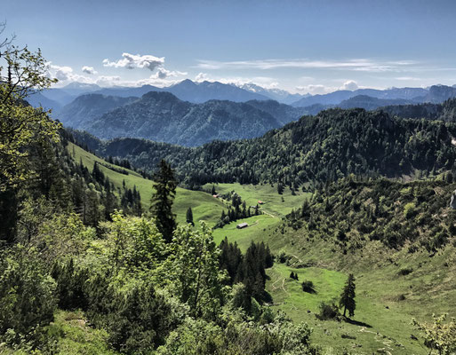 Tiefblick zu Fellnalm und Farnbodenalm