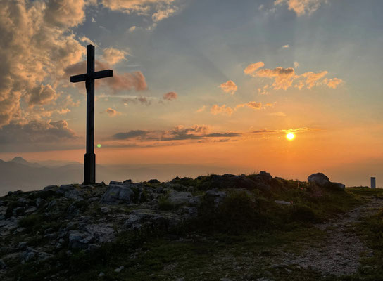Sonnenuntergang am Hochries-Gipfel