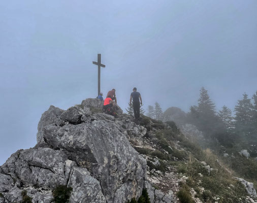Das Gipfelkreuz der Sonnwendwand