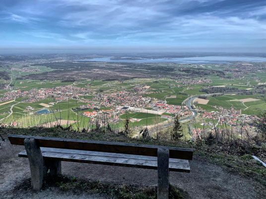 Rastbank mit Aussicht zum Chiemsee