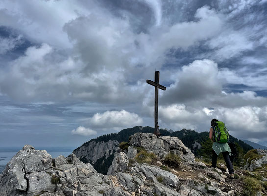 Die letzten Schritte zum Gipfelkreuz