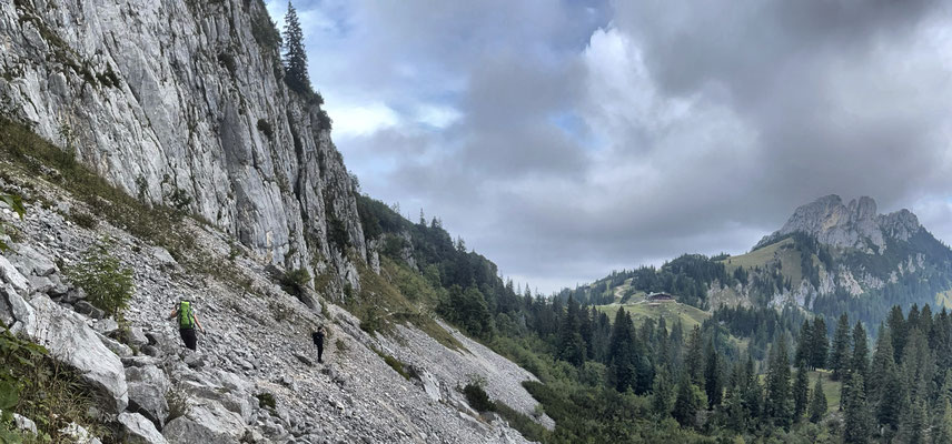 Querung eines Geröllfeldes