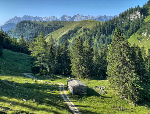 Blick hinunter zur Baumgartner Alm