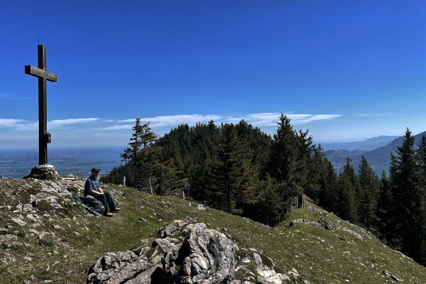 Am Riesenberg-Gipfel (altes Gipfelkreuz)