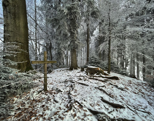 Eis der beiden kleinen Kreuze am Dandlberg