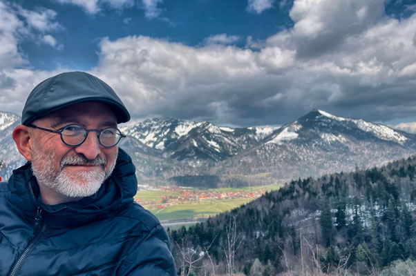 Pause und Aussicht an der Streichenkapelle