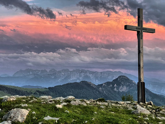 Sonnenuntergang am Hochries-Gipfel