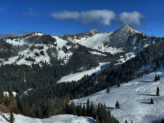 Blick zum Geigelstein vom Wandberg Gipfel
