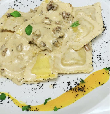 Gefüllte Ravioli Walnuss