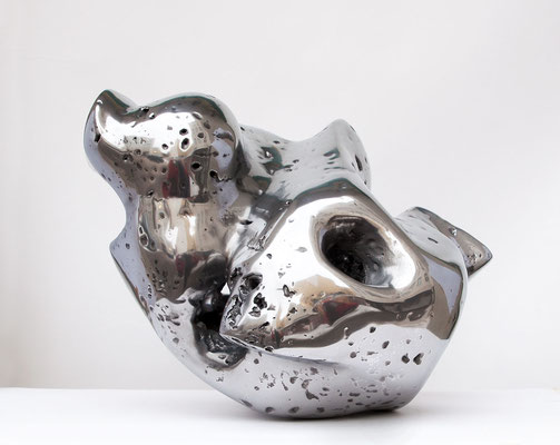 Ulrike Buhl, Schein und Sein, 2013, mixed media, Aluminum-Coating, polished, 36 x 41 x 48 cm