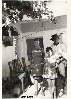 Familia del Agüelico. Antonio, Rosario, y su hija Carmen. La Solana Chica