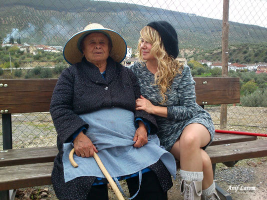 María “La Chata” Apodo cariñoso de los lugareños. De su memoria, recojo las historias del barrio narrados con la prosa del recuerdo.