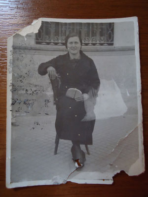 Natividad Bermúdez Zuheros, hija de José María y Natividad. Cortijo Las Salinas. Primeros del siglo xx