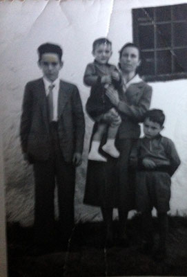 Amadora con sus hijos