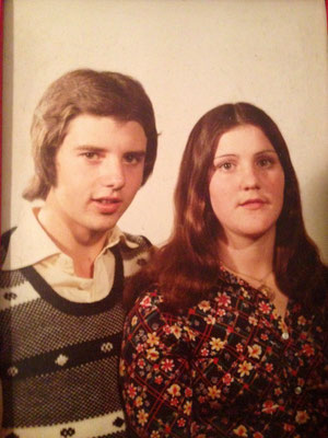 Daniel y su esposa, siendo éste, hijo de Salvador y Victoriana