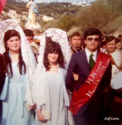 Hermanas mayores de la fiesta El Palo: Ana Moral Ordoñez, Fina Moral Padilla, Francisco Vico Vico. 1980