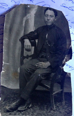 Julián Ruiz. primo de María, Victoriana... Bermúdez Zuheros