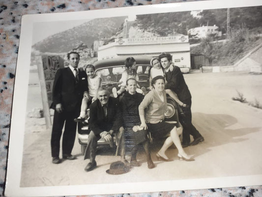 Mateo López , María Castillo, Manuel López Castillo, Ana Padilla Torres, Jaime Comas, Marisol y Juani Comas López y Mariana López Padilla