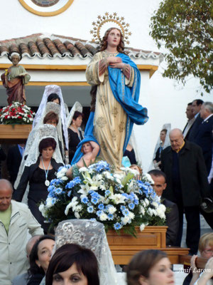 La Virgen, en precesión