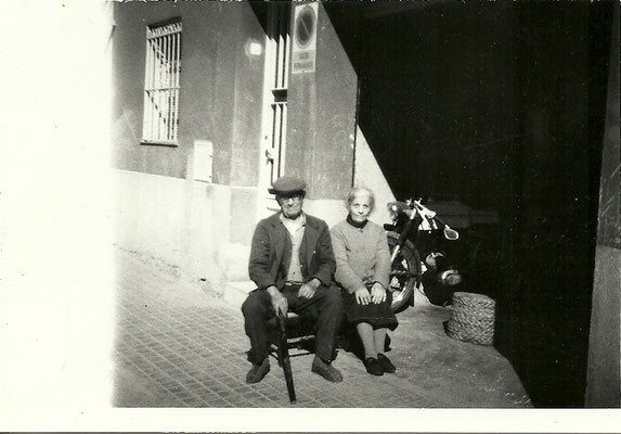 Francisco Rodríguez Muñoz (hijo de Tomas Rodríguez Bravo y de Francisca Muñoz Padilla) y Águeda Matea Carrillo Bermúdez (hija de Vicente/ Jose Carrillo Mesa y de Bernardina Bermúdez López)