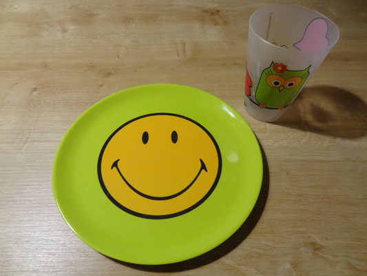 Fröhliches Kindergeschirr