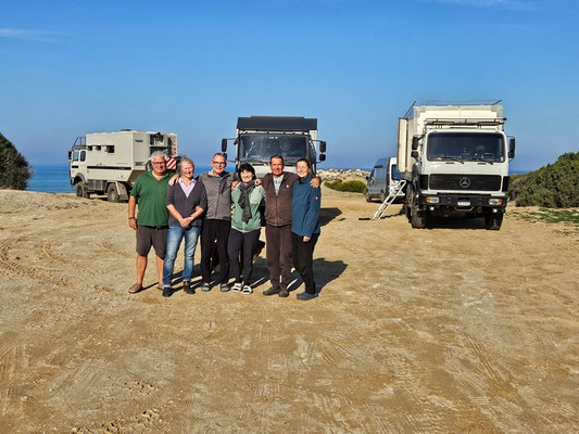 die ganze Gruppe nochmals vereint - mit allen 3 Fahrzeugen: Emma, Krümel und Gustav