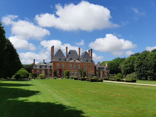 Château Mesnil Geoffroy, bewohnt und unterhalten von den Inhabern Prinz & Prinzessin Kayali