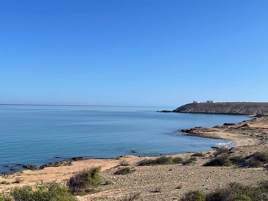 wir verlassen den schönen Strand und das Geisterdorf