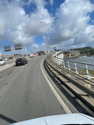 eine der grossen Brücken in Porto
