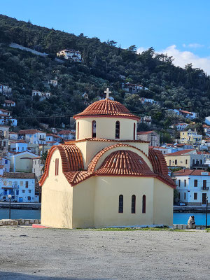 eine schöne Kirche auf einer kleinen vorgelagerten Insel