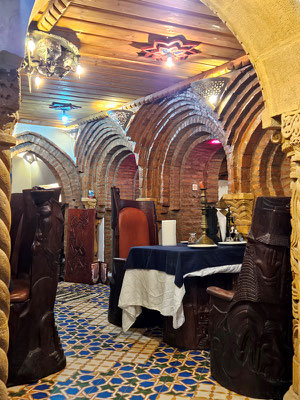 in das Restaurant "Lalla Messouda"