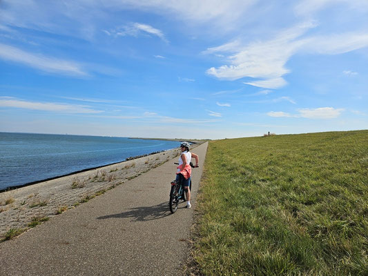wir sind mal wieder mit dem Fahrrad unterwegs - der Nordsee entlang
