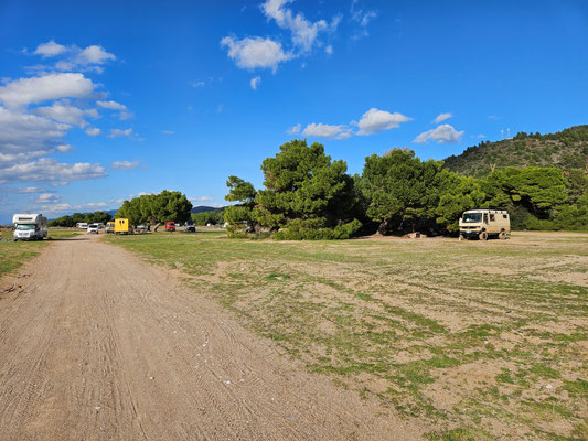 ein 3km langer Strandabschnitt, völlig frei für Camper jeder Couleur