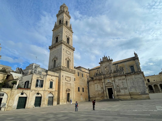 die grosse Kathedrale von Lecce - kostet aber Eintritt, was es uns für eine Kirche nicht wert ist.