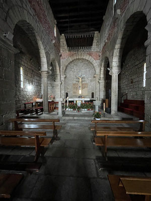 eine wirklich "simple" Kirche, welche uns sehr gut gefällt