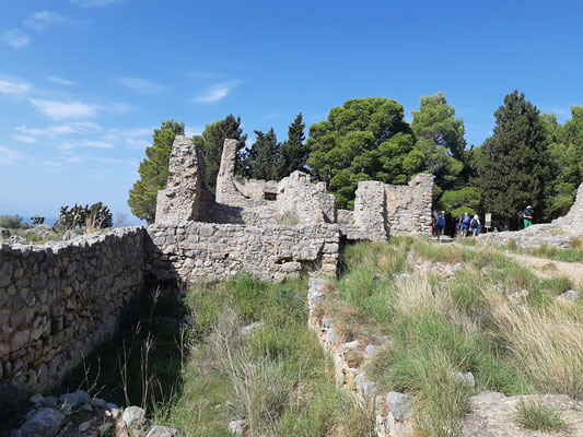 noch einige Ruinen des Castellos