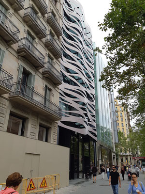 seltsame Häuser gibt es in Barcelona