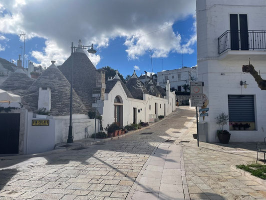 ... das Zentrum der Trulli-Häuser-Kultur