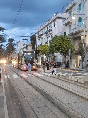 die einzige Tramlinie von Messina: Linie 28