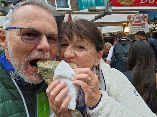 das müssen wir natürlich probieren - lecker!