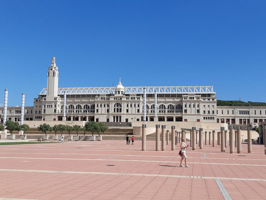 die Front des Olympiastadions 1992