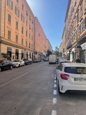 Einkaufsstrasse Blvd Paoli