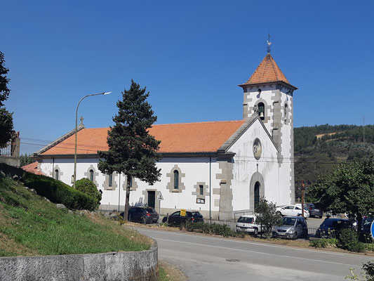 wie bei uns ist die Kirche das grösste Bauwerk