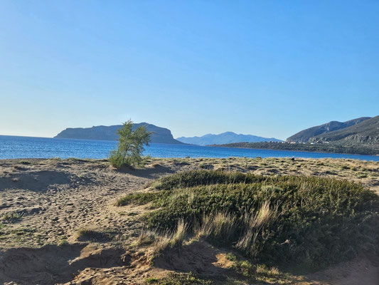 von hier aus sehen wir noch den Berg Monemvasia
