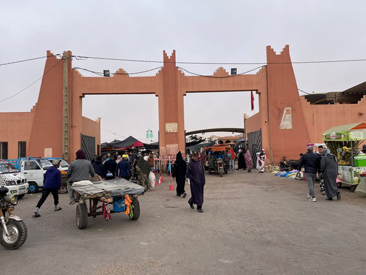 der Ein-/Ausgang zum Souk und Tiermarkt