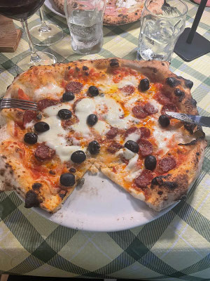 die erste Pizza in Italien - nachdem wir bereits mehr als 3 Wochen im Land sind