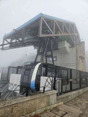 wir nehmen trotzdem die Seilbahn hoch zur Burg