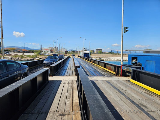 so sieht es auf der Brücke aus - natürlich nichts für LKWs