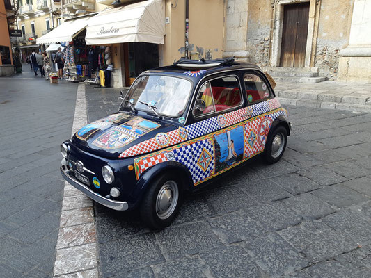 und Oldtimer - ein schöner Cinquecento